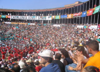 Senyors del Patronat: renovar-se o morir! Concurs’04